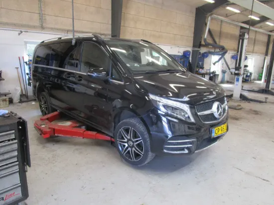 Picture of Mercedes-Benz V200