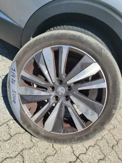 Изображение Peugeot - 5008 Allure PureTech, 1.2 Benzin, 