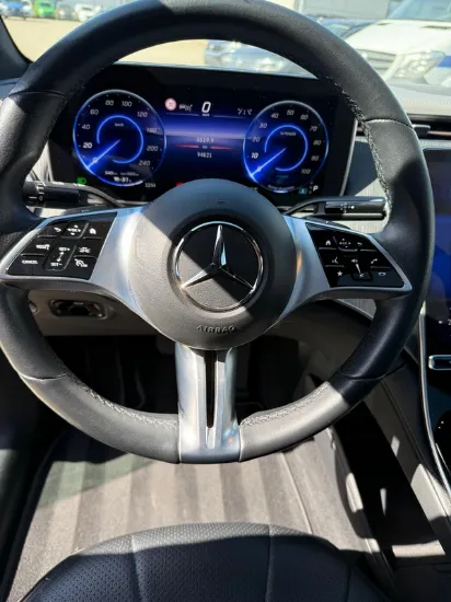 Изображение Mercedes - EQE350, 215kW El