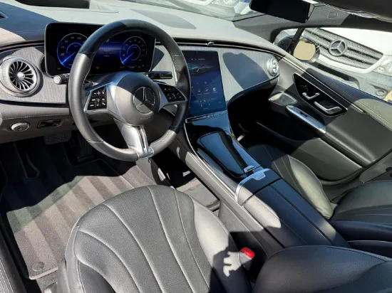 Изображение Mercedes - EQE350, 215kW El