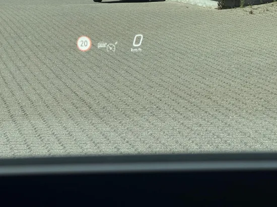 Изображение Mercedes - EQE350, 215kW El