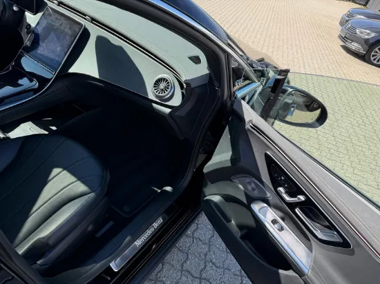Изображение Mercedes - EQE350, 215kW El