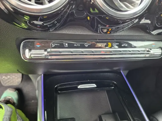 Picture of Mercedes - GLB 200d, 2.0 Diesel