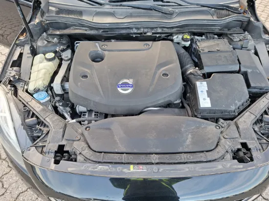 Изображение Volvo - V40 D4 Momentum, 2.0D Diesel