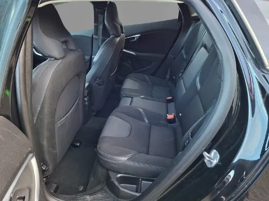 Изображение Volvo - V40 D4 Momentum, 2.0D Diesel
