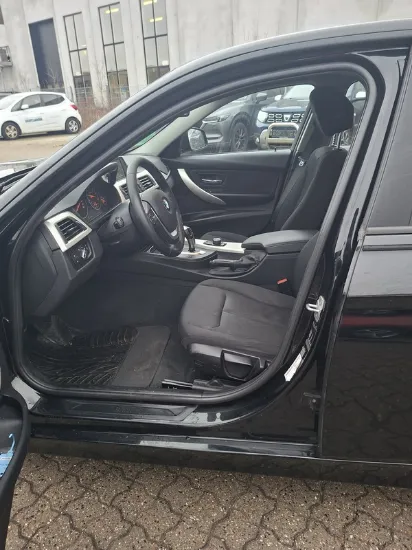 Изображение BMW - 320D Touring Steptronic Aut., 2.0 Diesel