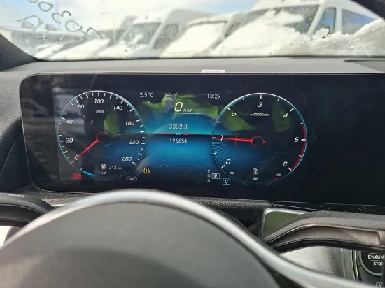 Picture of Mercedes - GLB 200d, 2.0 Diesel