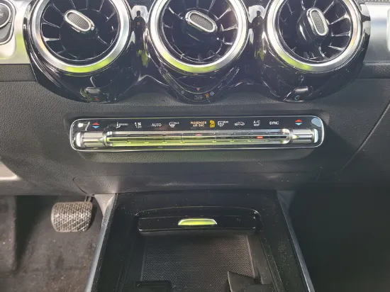 Picture of Mercedes - GLB 200d, 2.0 Diesel