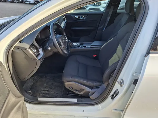 Изображение Volvo - V60 Momentum Aut., 2.0 Diesel