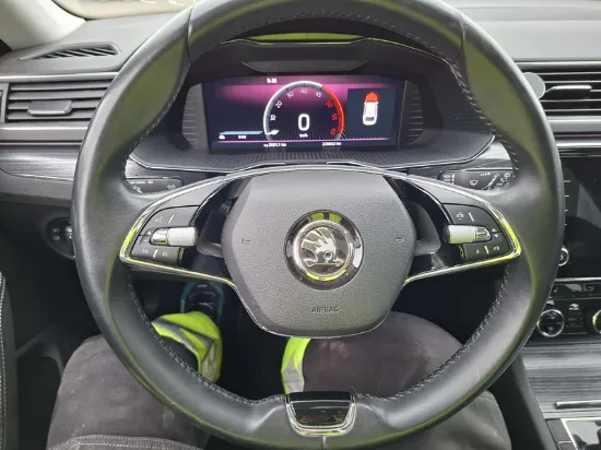 Изображение Skoda - Superb Combi Aut., 2.0 TDI Diesel,