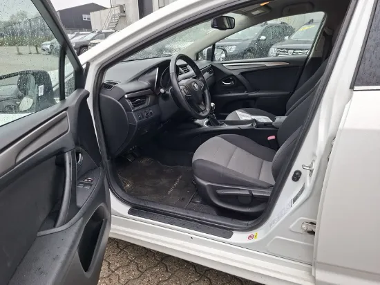 Picture of Toyota - Avensis Touring Sports Valvematic, 1.6 Benzin