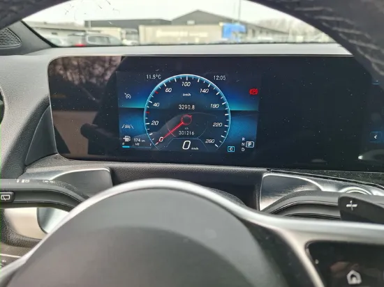 Picture of Mercedes - GLB 200 Business 8G-DCT, 2.0 Diesel,