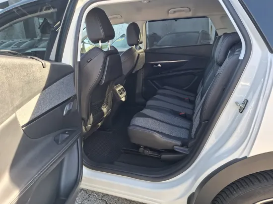 Изображение Peugeot - 5008 Allure, 1.2 Puretech Benzin,