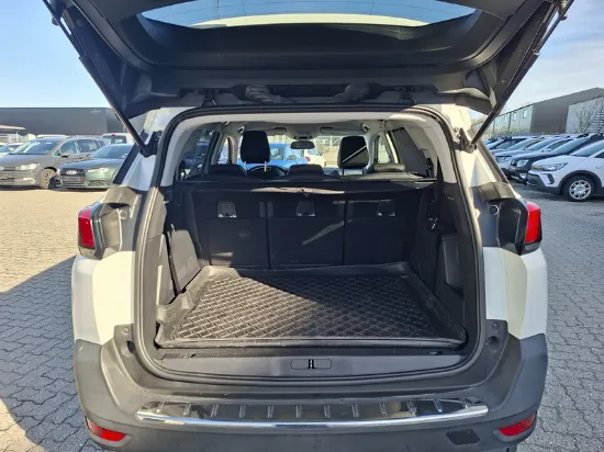 Изображение Peugeot - 5008 Allure, 1.2 Puretech Benzin,