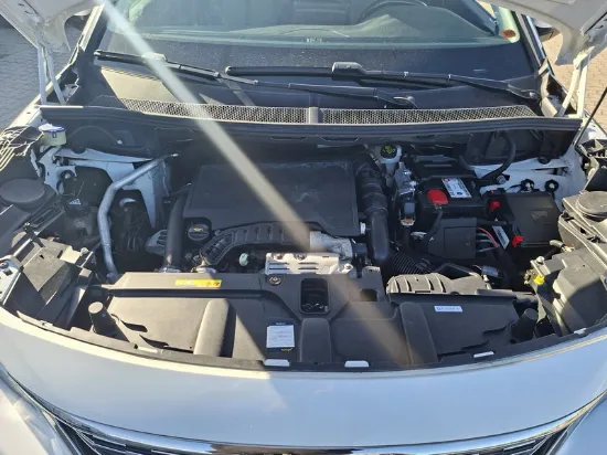 Изображение Peugeot - 5008 Allure, 1.2 Puretech Benzin,