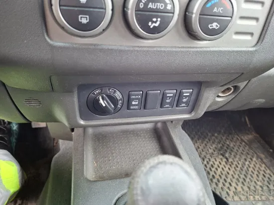 Изображение Nissan - Navara Double Cab, 2.5 DCI Diesel