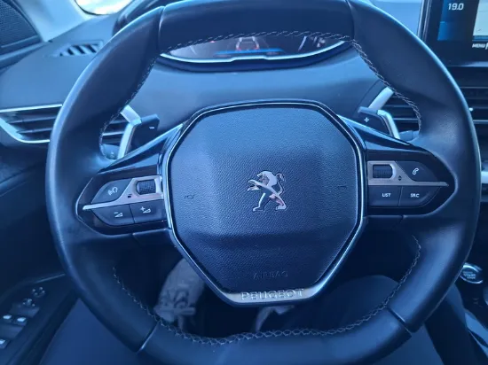 Изображение Peugeot - 3008 Allure EAT8, 1.5 BlueHDi Diesel,