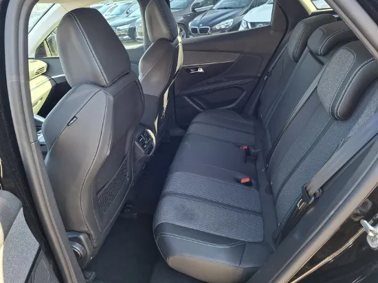 Изображение Peugeot - 3008 Allure EAT8, 1.5 BlueHDi Diesel,