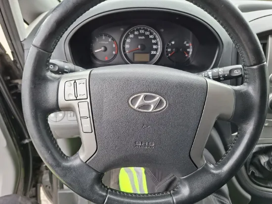 Picture of Hyundai - H1, 2.5 CRDi Diesel