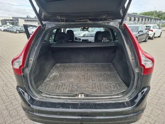 Изображение Volvo - XC60 Momentum Aut., 2.0