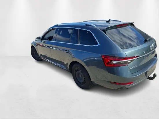 Изображение Skoda - Superb Combi DSG7, 2.0 TDI Diesel