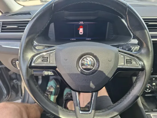 Изображение Skoda - Superb Combi DSG7, 2.0 TDI Diesel