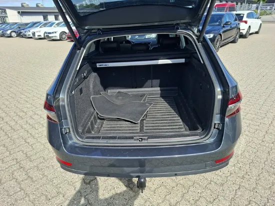 Изображение Skoda - Superb Combi DSG7, 2.0 TDI Diesel