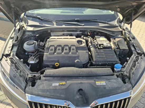 Изображение Skoda - Superb Combi DSG7, 2.0 TDI Diesel