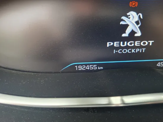 Изображение Peugeot - 5008 Active, 1.2 e-THP Benzin