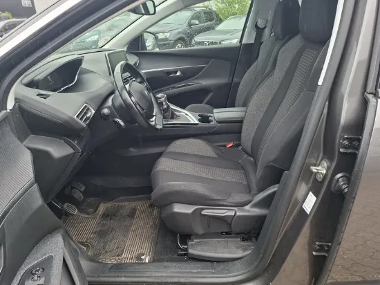 Изображение Peugeot - 5008 Active, 1.2 e-THP Benzin