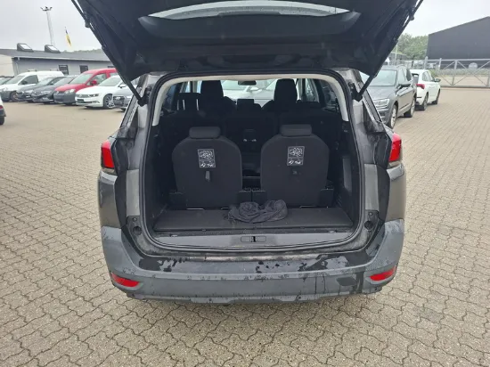 Изображение Peugeot - 5008 Active, 1.2 e-THP Benzin