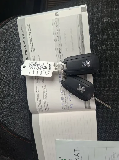 Изображение Peugeot - 5008 Active, 1.2 e-THP Benzin