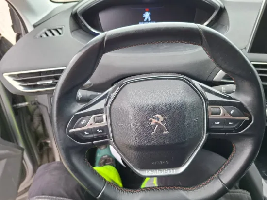 Picture of PEUGEOT 5008 Active 1.2 e-THP 130 hk SUV