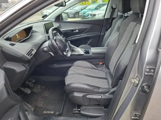 Picture of PEUGEOT 5008 1.2 e-THP 130 hk SUV