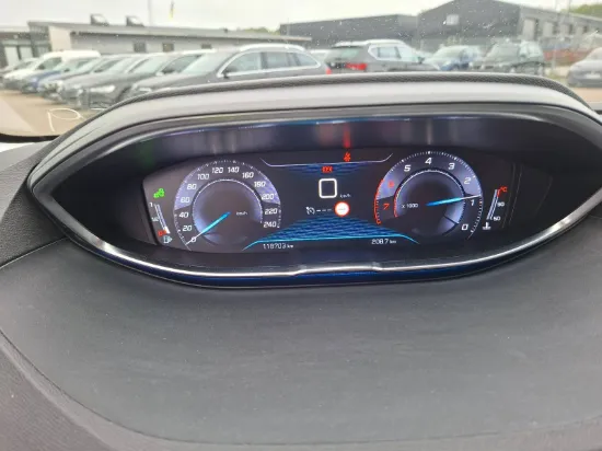 Изображение PEUGEOT 5008 1.2 130 PureTech Allure SUV
