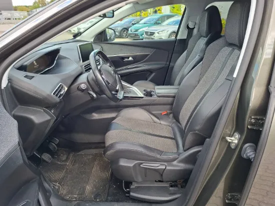 Picture of PEUGEOT 3008 PureTech 130 SUV