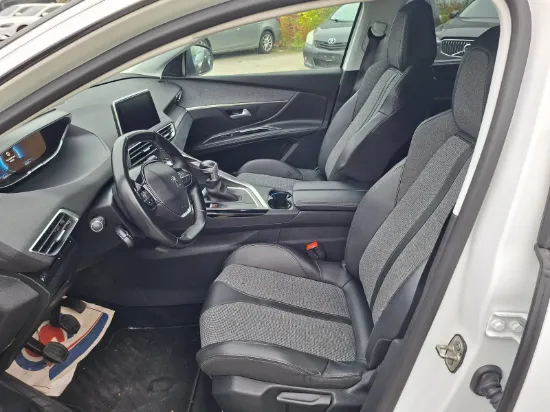 Изображение PEUGEOT 5008 PureTech 1.2 130 SUV