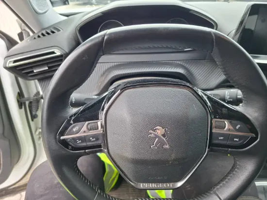 Picture of PEUGEOT 2008 PureTech 130  SUV