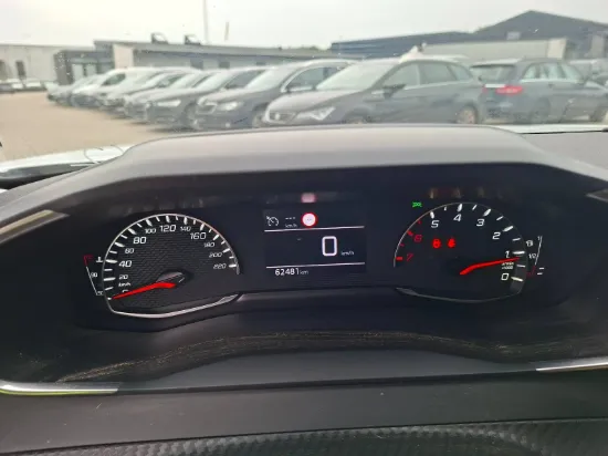Picture of PEUGEOT 2008 PureTech 130  SUV