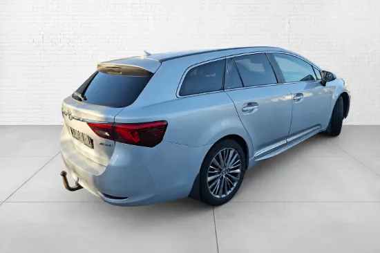 Изображение TOYOTA AVENSIS 2.0 143hk D-4D Touring Sports