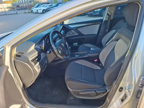Изображение TOYOTA AVENSIS 2.0 143hk D-4D Touring Sports