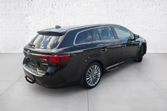 Изображение TOYOTA AVENSIS 2.0 D-4D Touring Sports