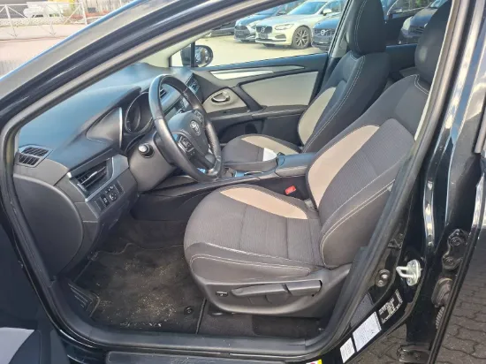 Изображение TOYOTA AVENSIS 2.0 D-4D Touring Sports
