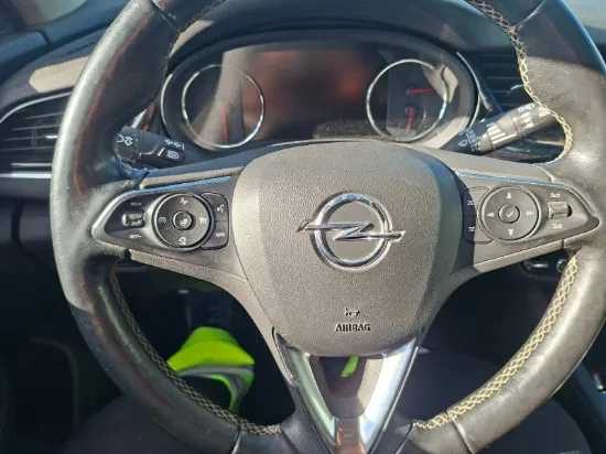 Изображение OPEL INSIGNIA 2,0T 260HK Sports Tourer 4x4 Aut.