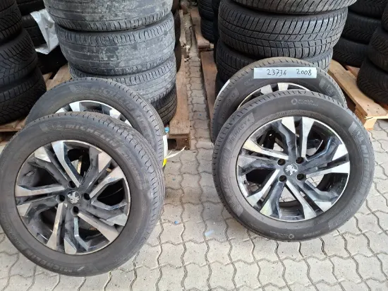 Picture of PEUGEOT 2008 1,2 PureTech 130  SUV
