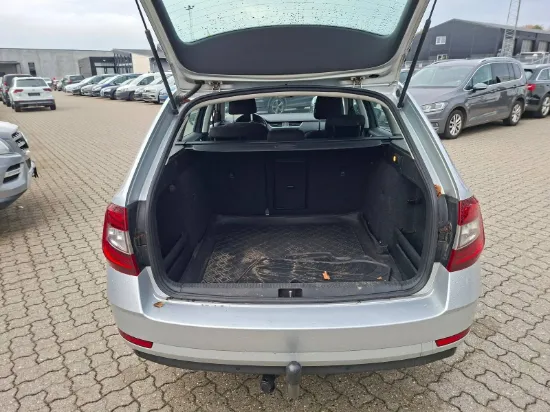 Picture of SKODA OCTAVIA 1.6 TDI 115 COMBI DSG7