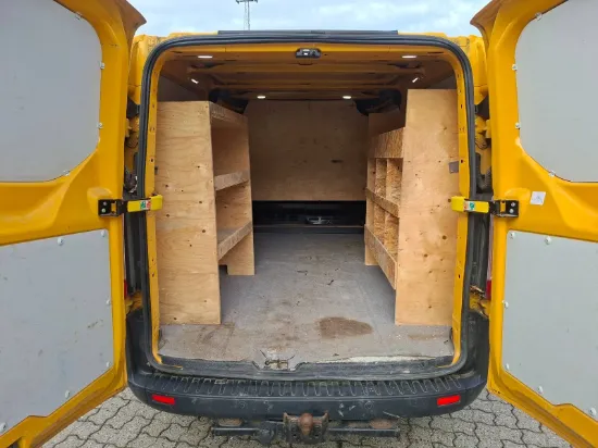 Picture of FORD Transit Custom 300L Van 2.0TDCi - FWD (M6 HK )  FWD M6
