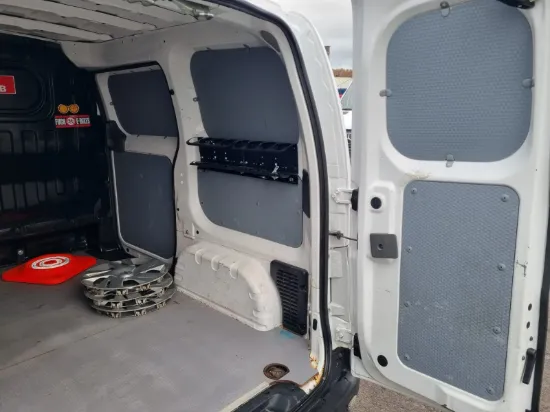 Picture of Nissan e-NV200